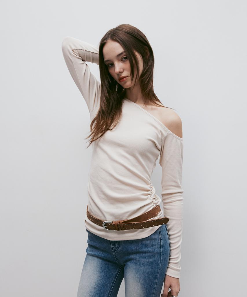 KITTY POTTERY Asymmetrical Off-Shoulder Shirred Top (Cream)