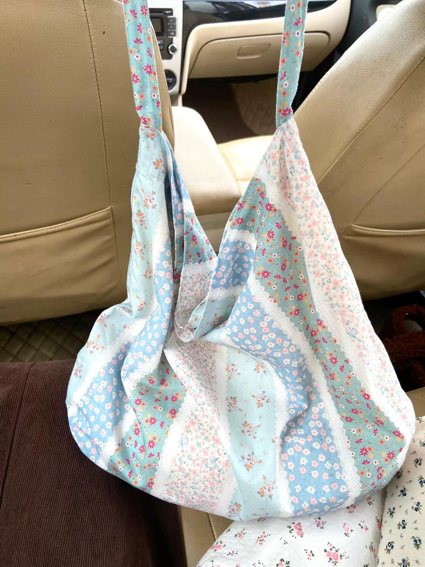 

Summer floral small fresh versatile portable canvas bag new casual literary large capacity tote bag