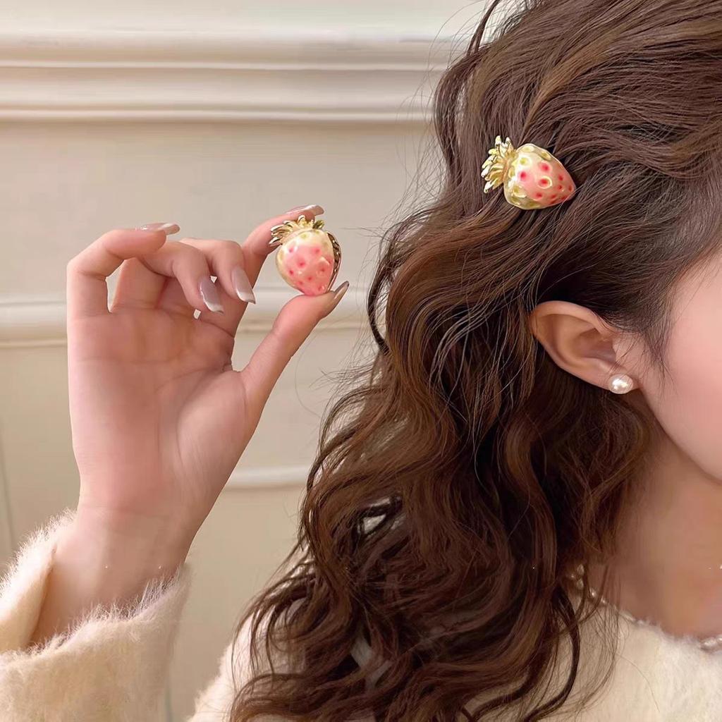 Cute Strawberry Hair Clips Korean Sweet Style Women Side Bangs Barrettes Daily Fashion Hair Accessories