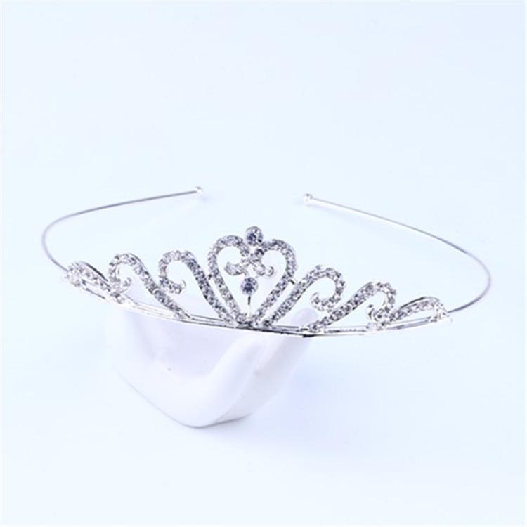 

Свадебная тиара с кристаллами