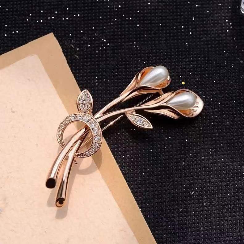 Light Luxury Style Sparkling Crystal Tulip Brooch
