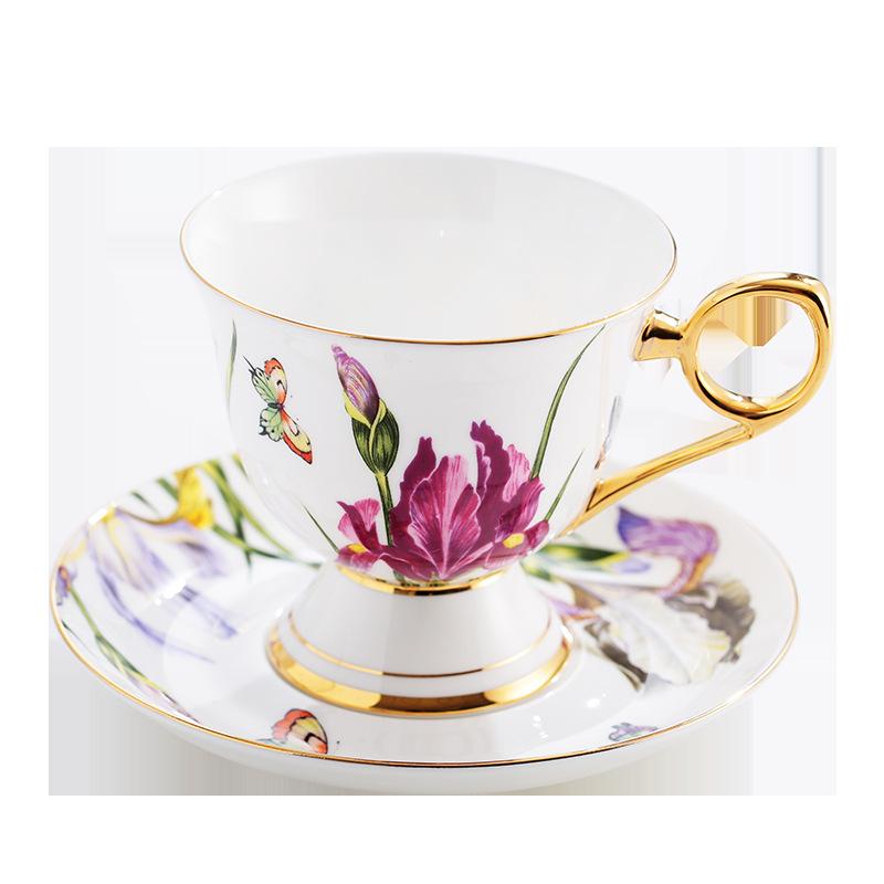 Tazze e piattini da caffè in porcellana ossea, tazze e piattini da tè nero a gambo alto con bordo dorato di lusso leggero