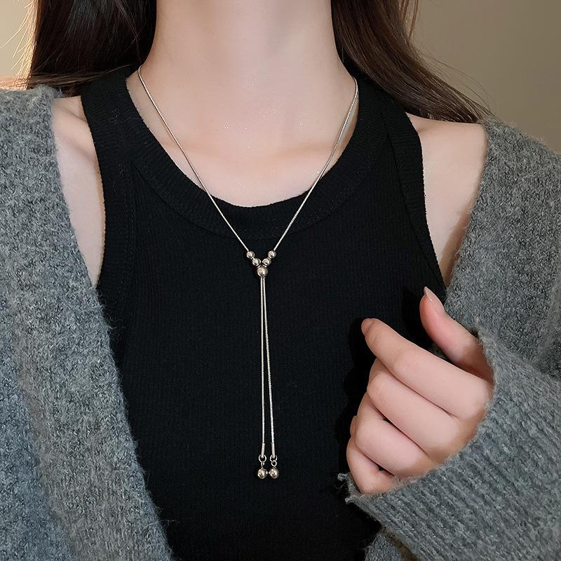 French Casual Wind Titanium Steel Triangle Necklace Light Luxury High Sense Simple Sweater Chain Trend Item Decoration Niche