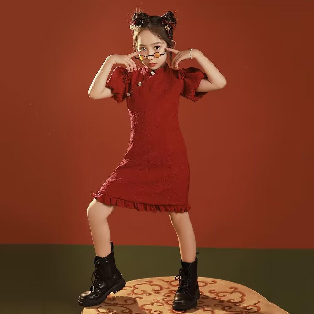 Retro Rotes Qipao Sommerkleid für Mädchen - Chinesischer Stil Prinzessin Bühnenoutfit