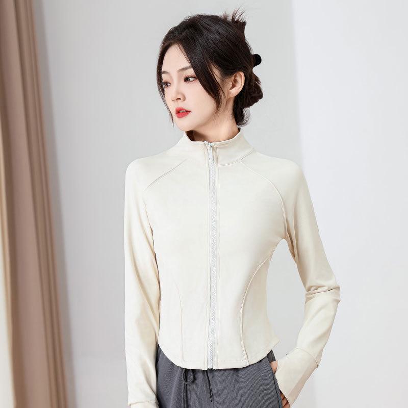 

Женский комплект спортивной одежды для улицы 2024: Повседневная куртка для спортзала и йоги и свободные брюки карго Medium (based on bust and waist)