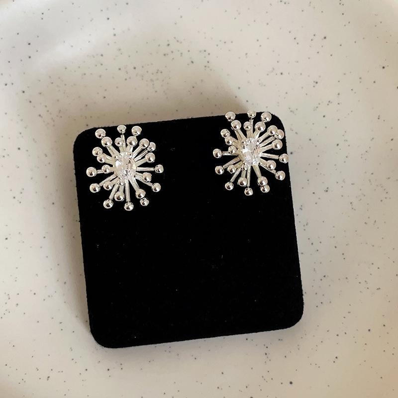 Luxurious Cubic Zirconia Stud Earrings for Women - Chic, Elegant, and Versatile Fashion Accessory