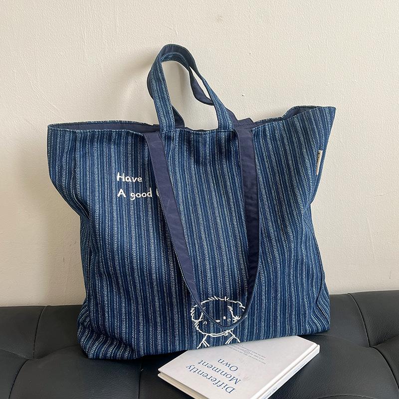 New Casual Denim Lightweight Tote Bag for Students To Commute In Class Versatile Large-capacity Messenger Bag for Women