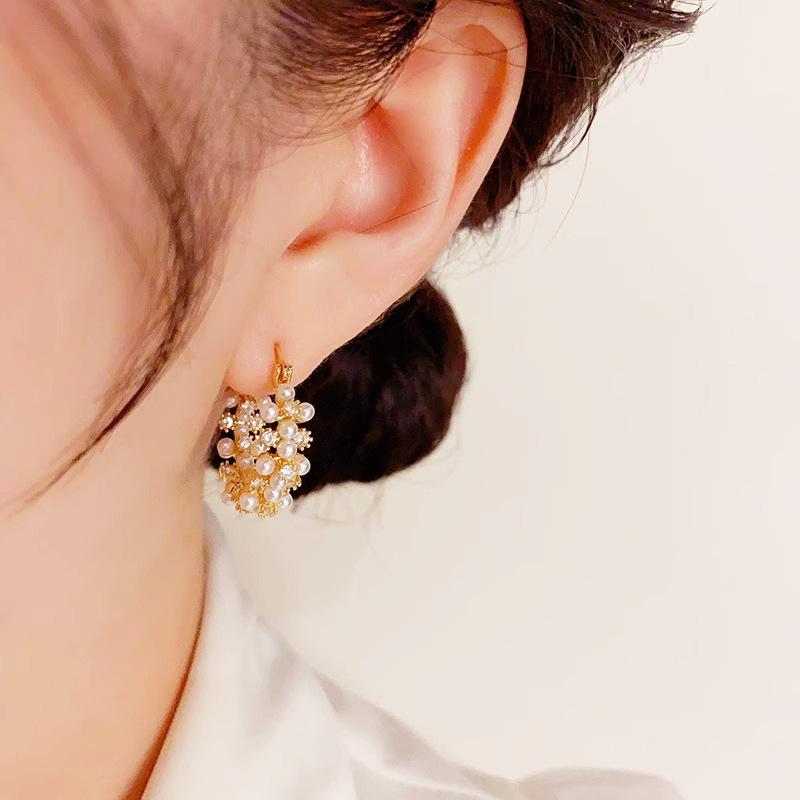 Light Luxury French Temperament Pearl Hoop Earrings for Women Exquisite Zircon Retro Sweet Design Earrings Party Jewelry Gifts