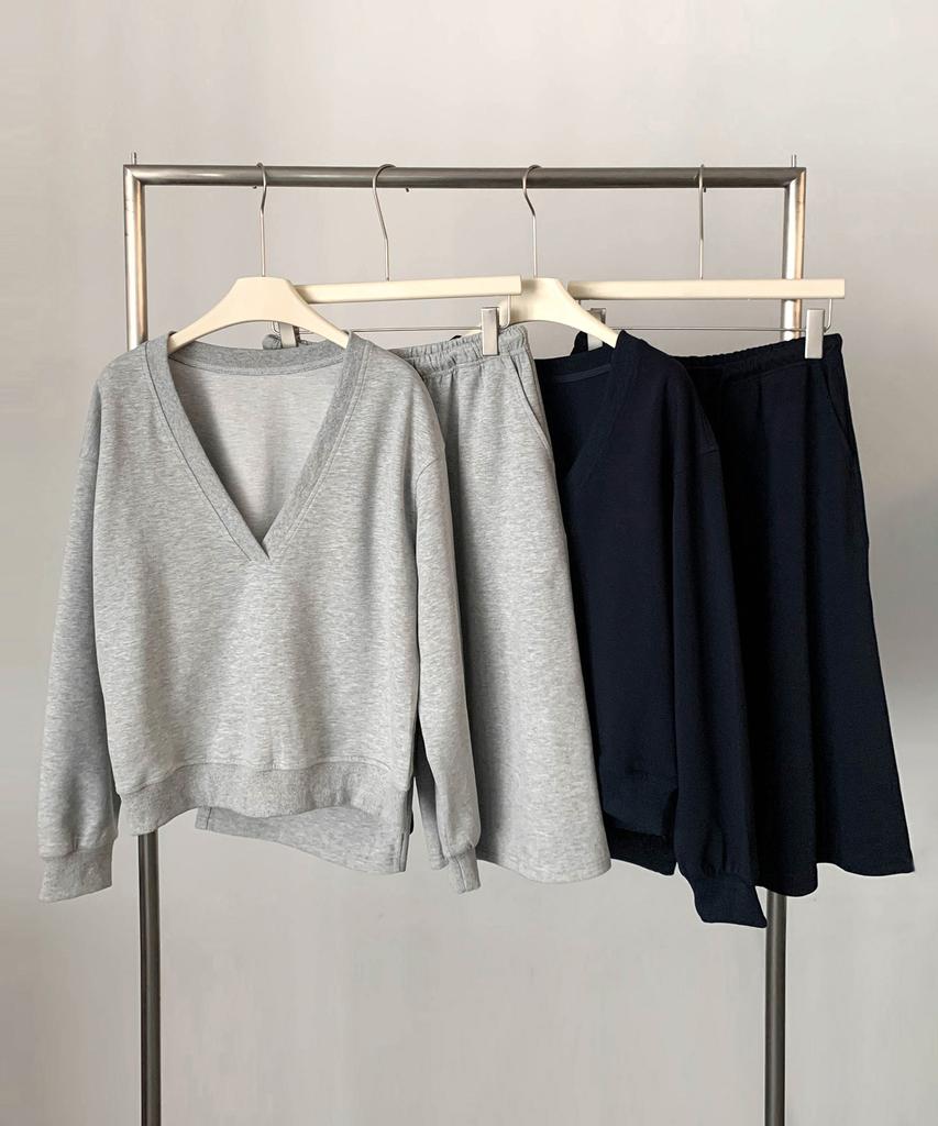 Baseukala [Set] Deep V Sweat Shirt + Bermuda Banding Pants Set Up (2Colors)