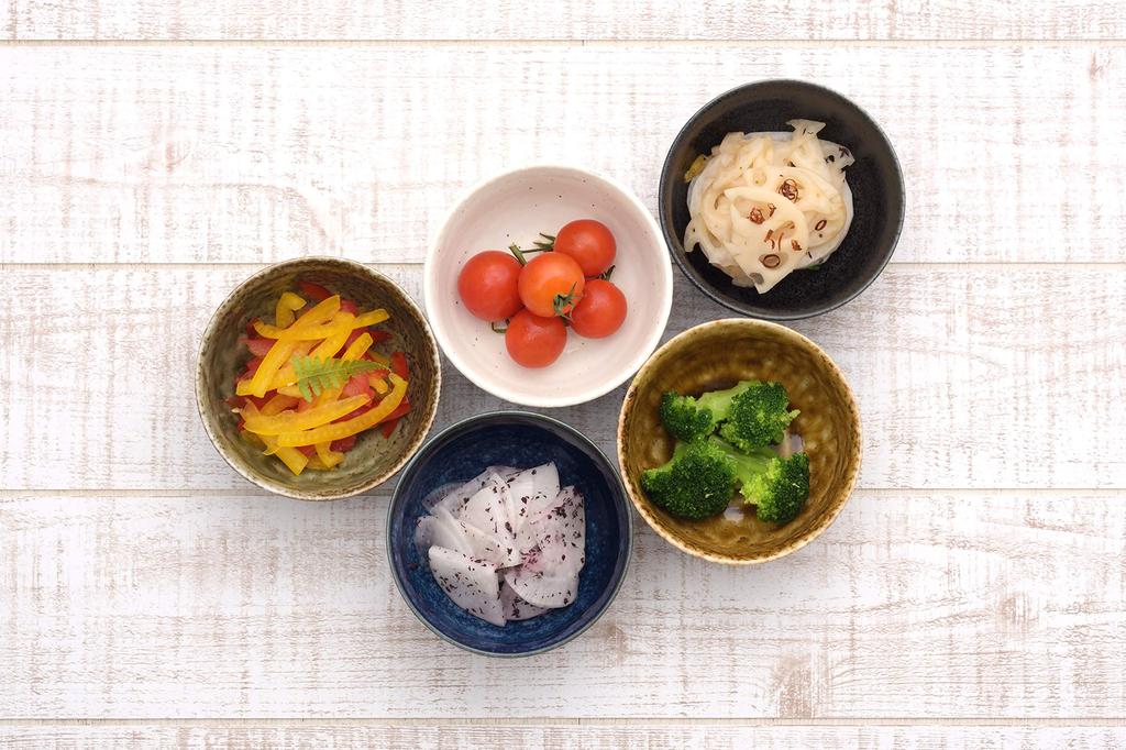 Marukama Touki Mino Ware Pack Small Bowl of Navy with Diameter X Width X Height Capacity 270ml (Marukama Touki) Five-Color (Set 5)