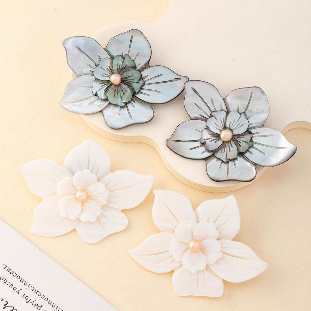 Handmade Shell Brooch Pendant With Dual Layer Design For Fashion Accessories