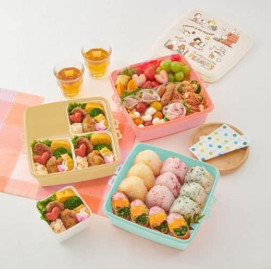 T-World Snoopy Bento Box, Stackable Picnic Case, Square (Large), 3 Tiers, 2.5L X 3, PEANUTS, SNOOPY & HIS FRIENDS, Made In Japan