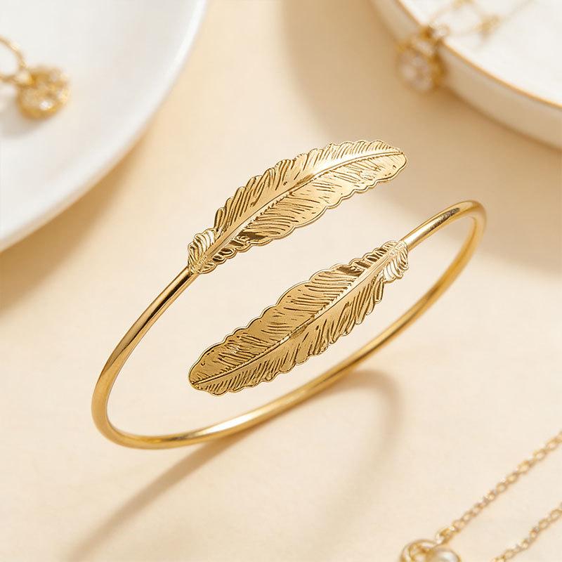 Baroque Feather Women's Open Bangle Bracelet - Elegant Cross-Border Fashion Accessory for Brides