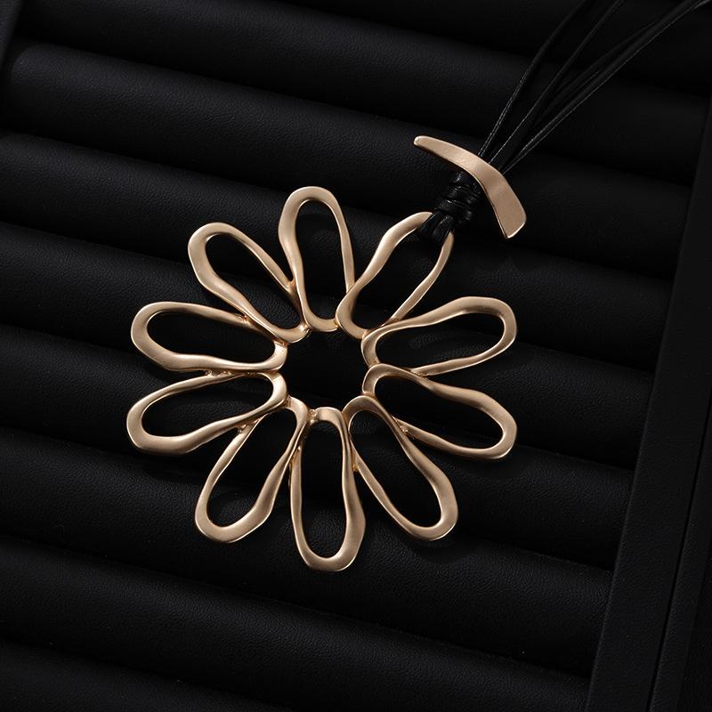 Sweater Chain Women'S Long Flower Alloy Leather Rope Long Necklace