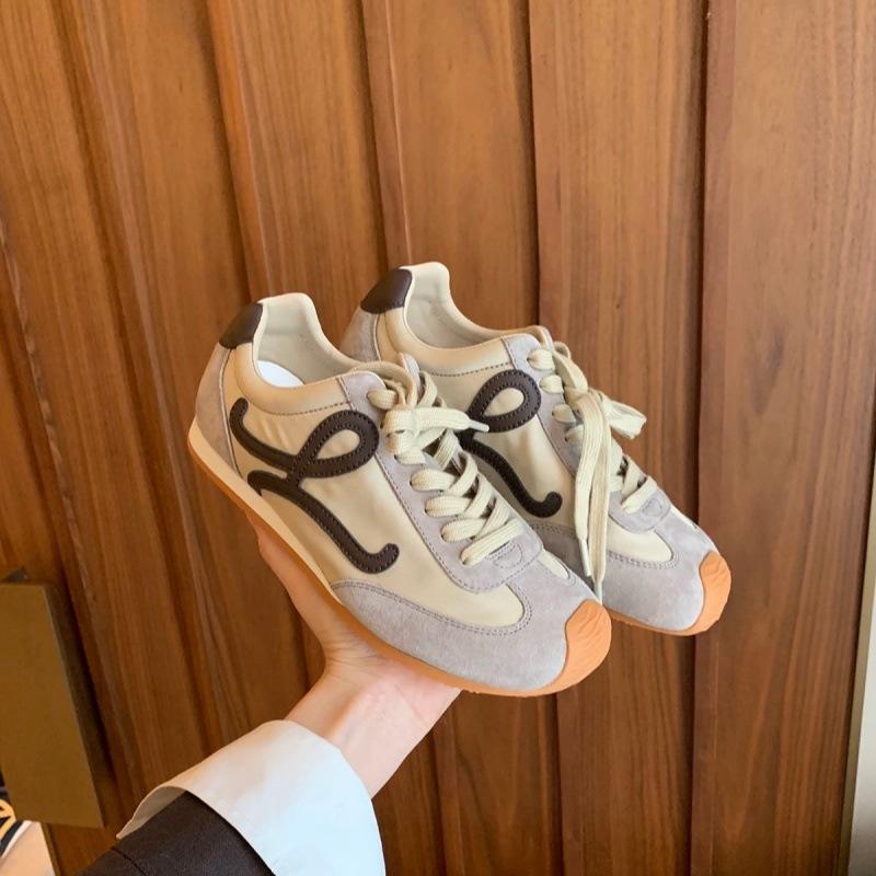 Leather retro German training shoes women's 2025 new versatile small crooked head inner height-increasing lace-up casual sports shoes Forrest Gump 