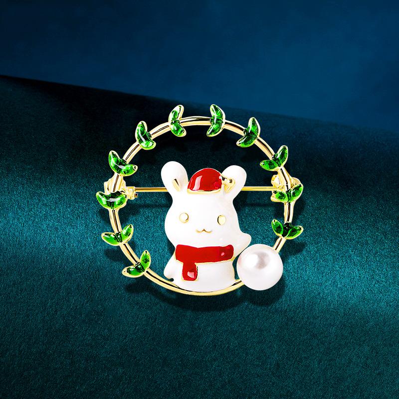 Female Fashion Pearl Cute Rabbit Flower Brooches For Women Luxury Yellow Gold Color Alloy Enamel Animal Brooch Safety Pins