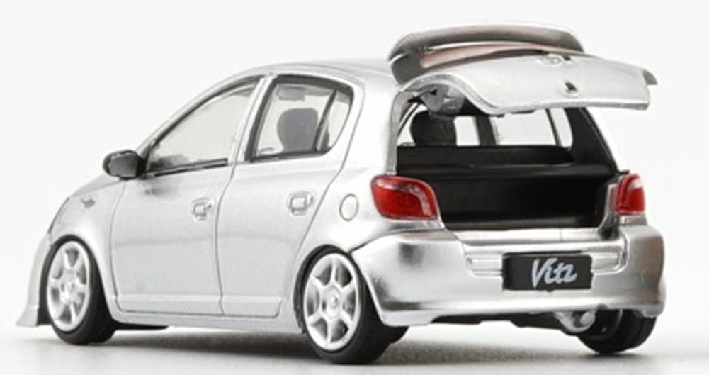 BM CREATIONS Scale Toyota 1998 Silver LHD Finished Model 1/64 Vitz/Echo 5-Door