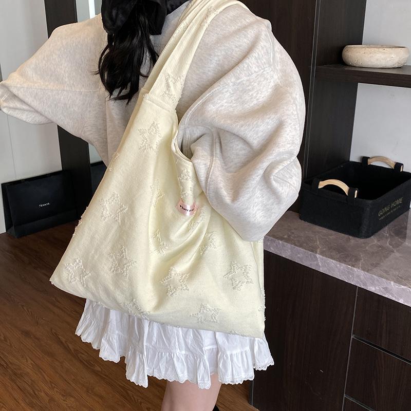 

Niche casual bag women s 2025 new fashionable large-capacity light and thin student shoulder bag commuter bucket bag women 38*1*40 жёлтый