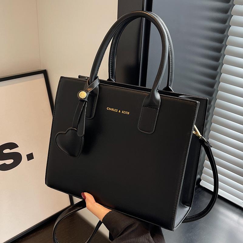 Wedding Bag High-end Small Bag Female Red Envelope 2025 New Bridesmaid Bag Handbag Small Bag Red Wedding Bride Bag