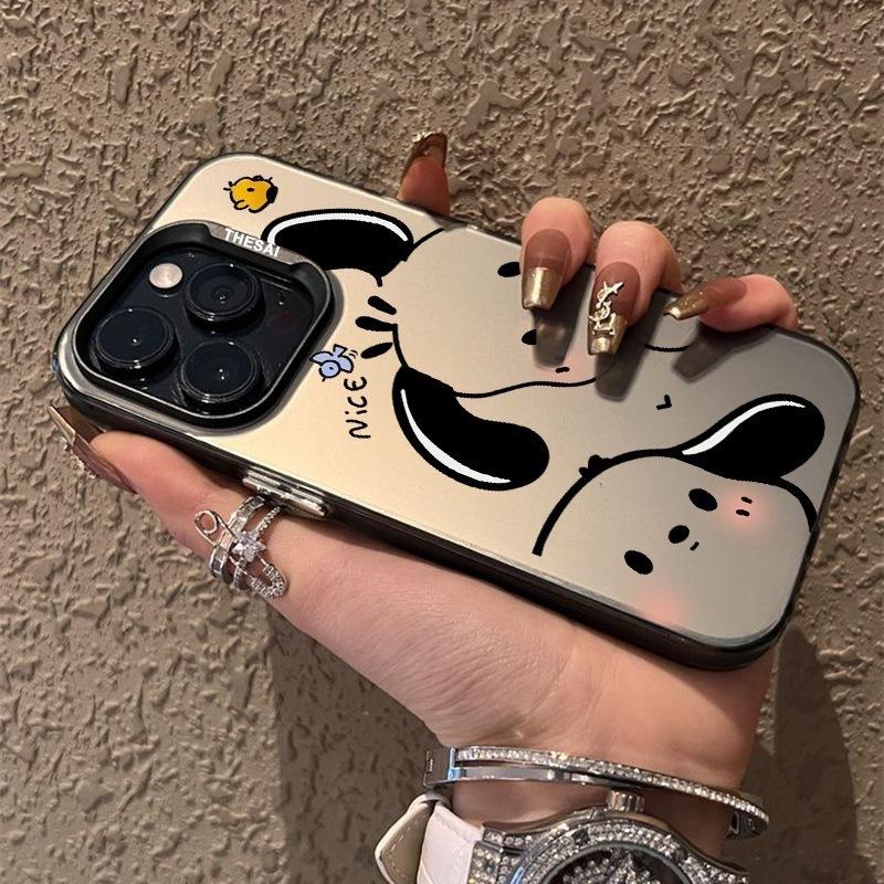 Trendy brand cartoon Pacha dog is suitable for Apple 15promax mobile phone case 14/13/12 new model