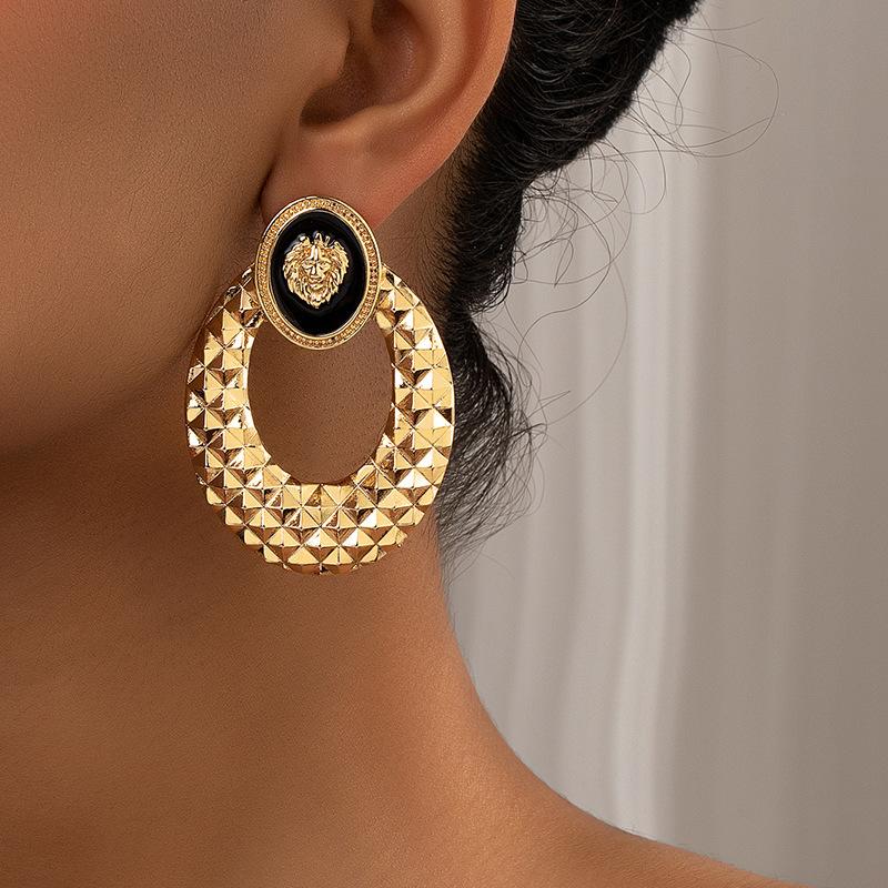 Vintage gullfarge Lion Head Charm øredobber for kvinner Mote metall punk smykker store ovale dryppende olje designer øredobber