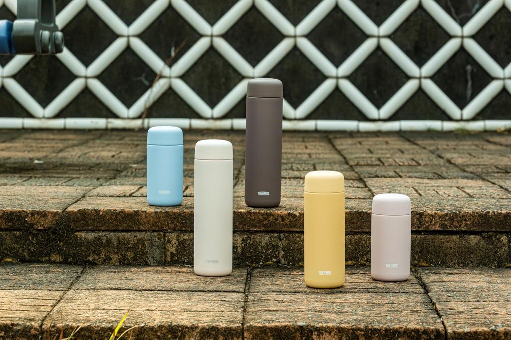 Safe Vacuum Insulated Portable Mug 650ml Foggy Brown Ceramic Coating Easy to Clean Quickly Dries FOBW Dishwasher ModelThermos Water-Repellent