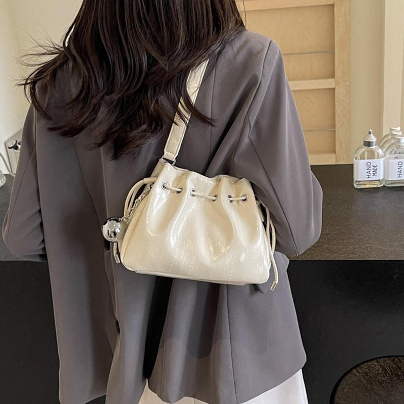 2024 New Work Bag Women's Pleated Crossbody Bag Summer Design Shoulder Bag Bucket Bag