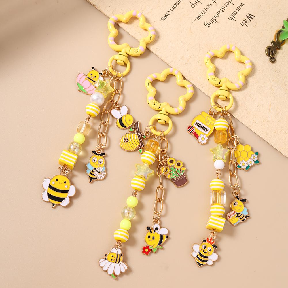 Cute Enamel Flower Bee Keychain Handmade Beaded Key Ring Pendants for Women Girls Handbag Decor DIY Key Chain Jewelry Gifts