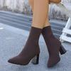 Elastische Strick-Sockenstiefel mit klobigem Absatz in Schwarz, Schlankmachende High Heels mit eckiger Spitze für Damen, Herbst/Winter 2025 Kollektion.