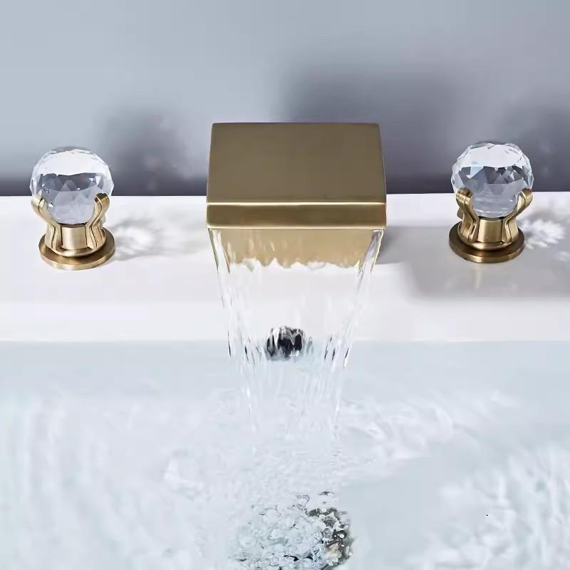 Grifo de Baño Tuqiu Lujo Dorado Cepillado Grifo de Lavabo Amplio de Latón Grifos de Fregadero Grifo de Fregadero Negro de 3 Agujeros Grifo de Agua