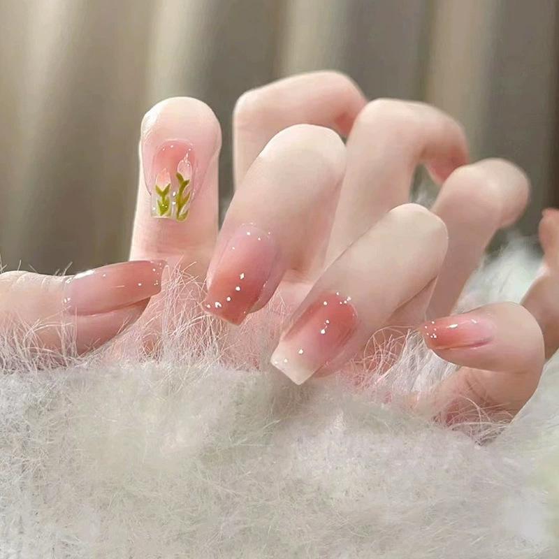 Einfache Süße Graduelle Veränderung Tulpenblumen Tragen Kurze Nägel Frühlingsnagelstück Abnehmbares Nagelstück