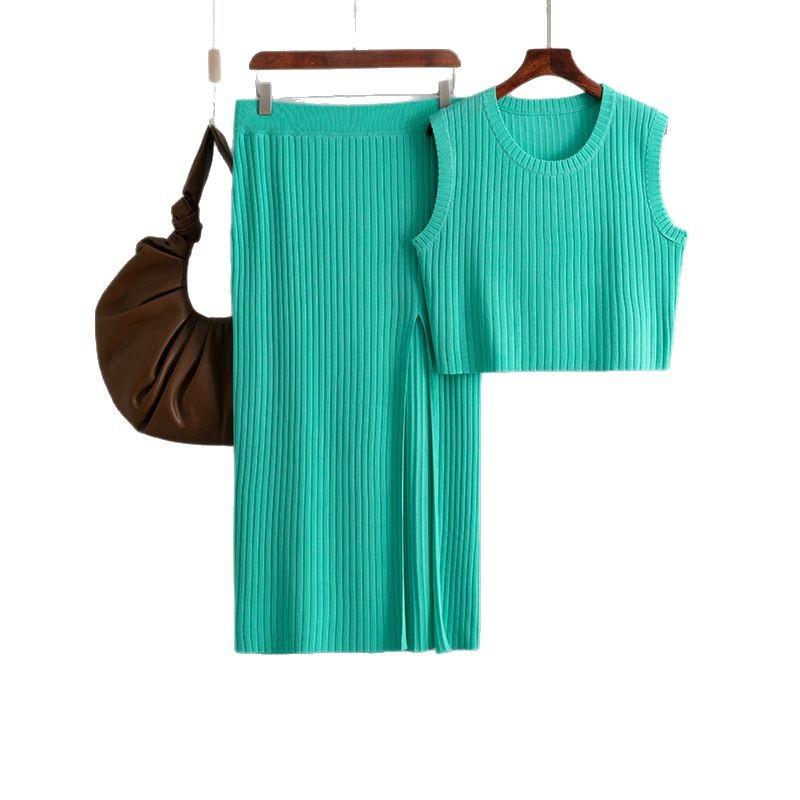 European and American solid color sleeveless vest fashion suit 2025 summer new knitted slit skirt two-piece suit