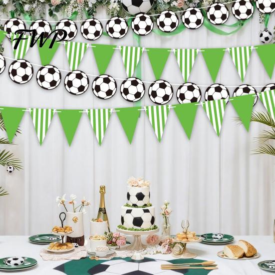 Immersive Fußballszene Dekoration Fußballparty Wimpelkette Dreieckige Fahnen Bälle Girlande Sportthema Themenbezogene Zubehör Hängende Papierwimpel für