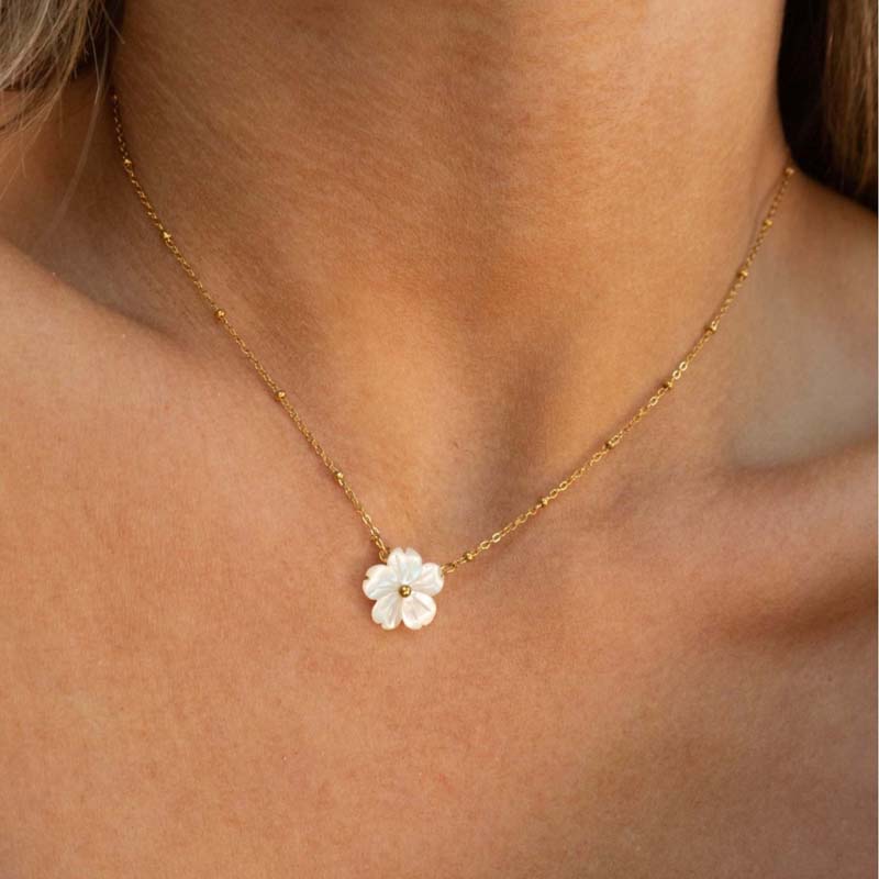 Stainless Steelss Shell Flower Pendant Necklace For Women Vintage Gold Color Heart Clavicle Chain Romantic Necklace Zircon Gift