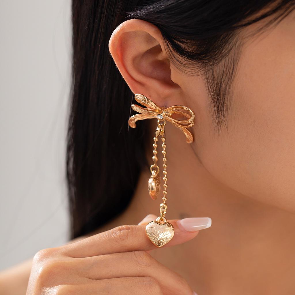 Sweet Cool Diamond Bow Fringed Stud Earrings Female, Wind Metal Chain Love Heart Pendant Earrings