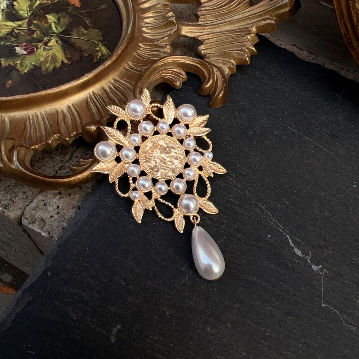 

Винтажная женская мужская брошь в форме креста с жемчугом, кристаллами, в стиле барокко, значки, ретро, дворцовая подвеска, дамская, для банкета, вечеринки, булавка, аксессуары, подарок