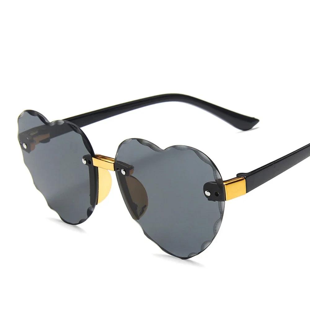Occhiali da Sole per Bambini con Montature a Cuore - Protezione UV, Occhiali da Sole per Ragazze e Ragazzi per lo Sport