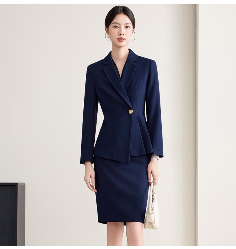 Elegant Black Long-Sleeve Professional Women's Suit Jacket for Beauty Salons