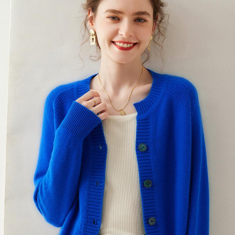 Autumn Women's Cashmere Cardigan: Long Sleeve, Thick & Loose, Gentle Style, Short Fashionable Single-Breasted Coat.