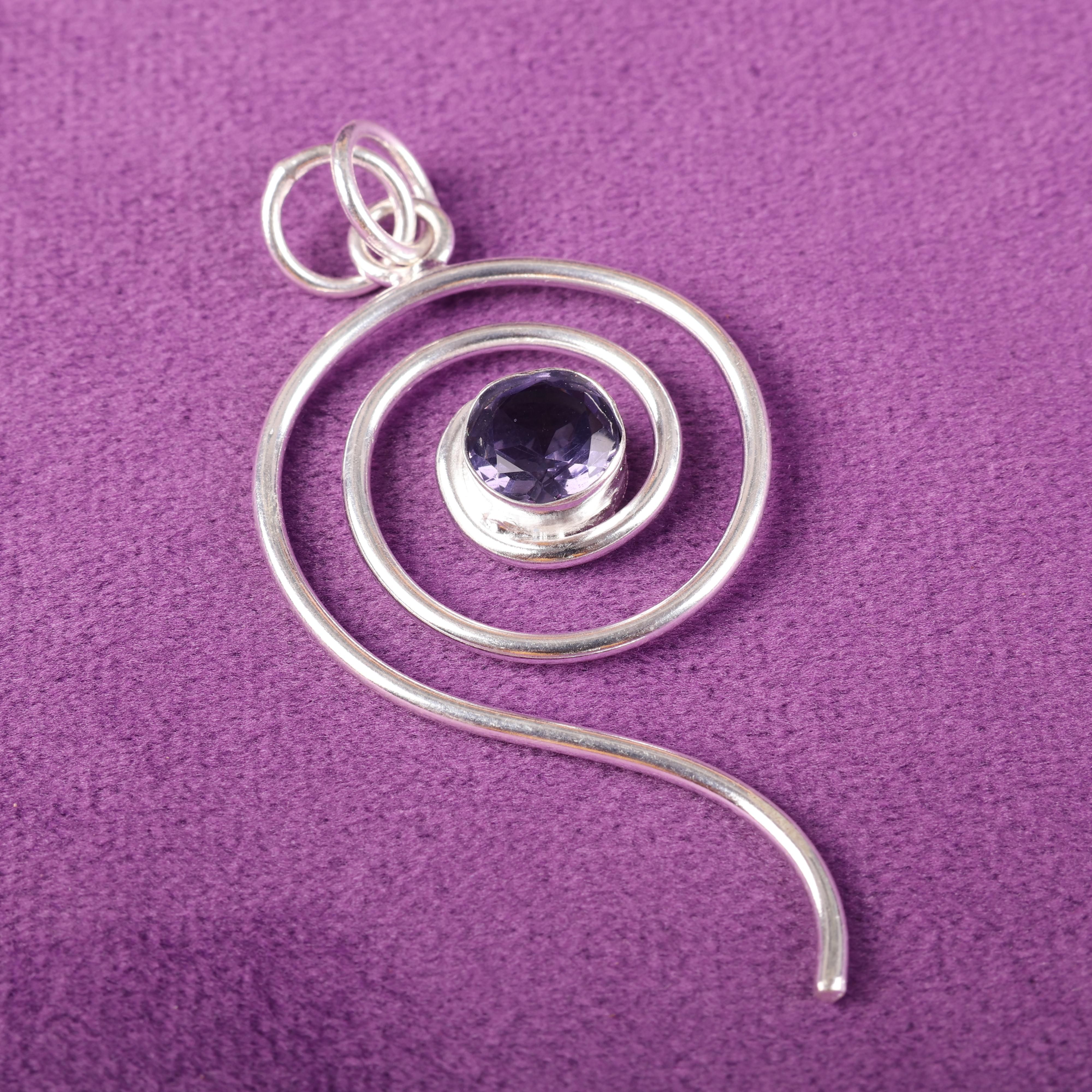 

Украшения из иолита, кулон из серебра 925 пробы, красивый серебряный кулон ручной работы, серебряный кулон с иолитом для медитации в подарок 2.57 Inches фиолетовый