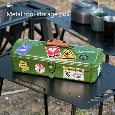 Çıkartmalı Metal Alet Kutusu Küçük Alet Kutusu Taşınabilir El Tipi Metal Saklama Kutusu Dış Mekan İçin Kemerli Metal Alet Kutusu