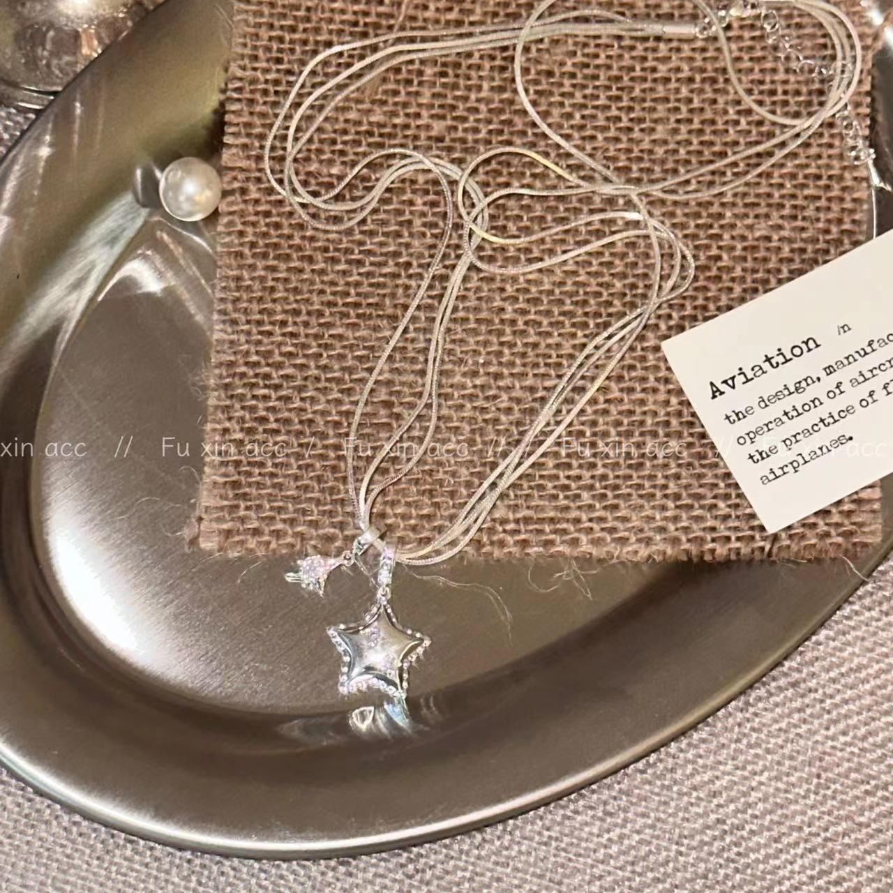 

Стильное металлическое ожерелье со звездой в виде бриллиантов для женщин - легкая роскошная цепочка на ключицу в японском и корейском стиле Pentagram Pendant Necklace