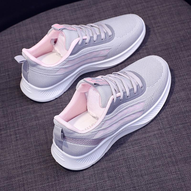 Scarpe da donna in tessuto volante 2023 primavera ed estate nuove scarpe casual da viaggio con suola morbida e leggera, scarpe sportive traspiranti