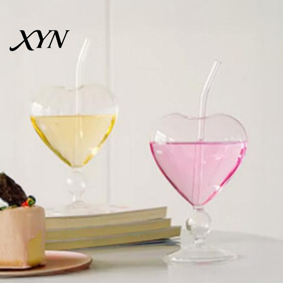 Handheld Spherical Base Goblet Heart Shaped Cocktail Glass, 220ml Clear with Straw, Elegant Glassware for Sparkling Water Cold Drink Cup, Stylish