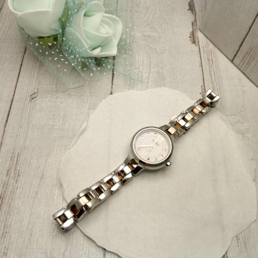 [USED] Working Seiko solar-powered women's watch