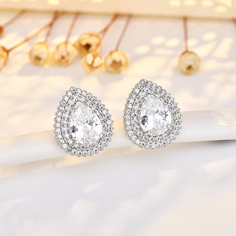 

Серьги с каплями воды из циркония. Высококачественные модные серьги с атмосферным цирконием для женщин.