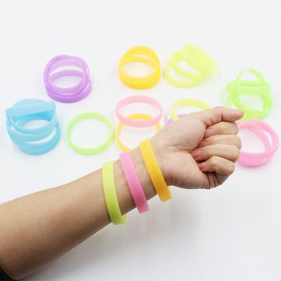 Armbänder Silikon Leuchtende Gummiarmbänder Fitness-Armband Silikon Schweißband Sport-Armbänder