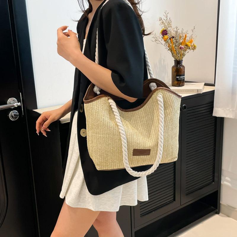 Fashion summer weaving beautiful simple casual portable shoulder armpit bag versatile large capacity students commute to class