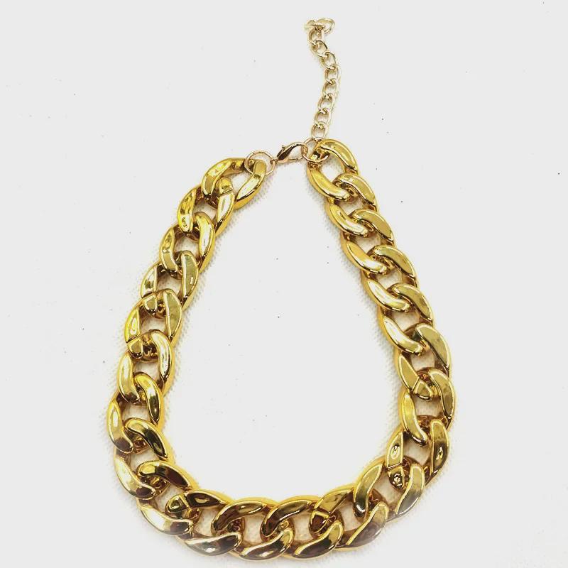 Bijuterii guler de aur pentru animale de companie: Lanțuri de aur elegante pentru câini și pisici, inclusiv pugi, buldogi francezi și altele.