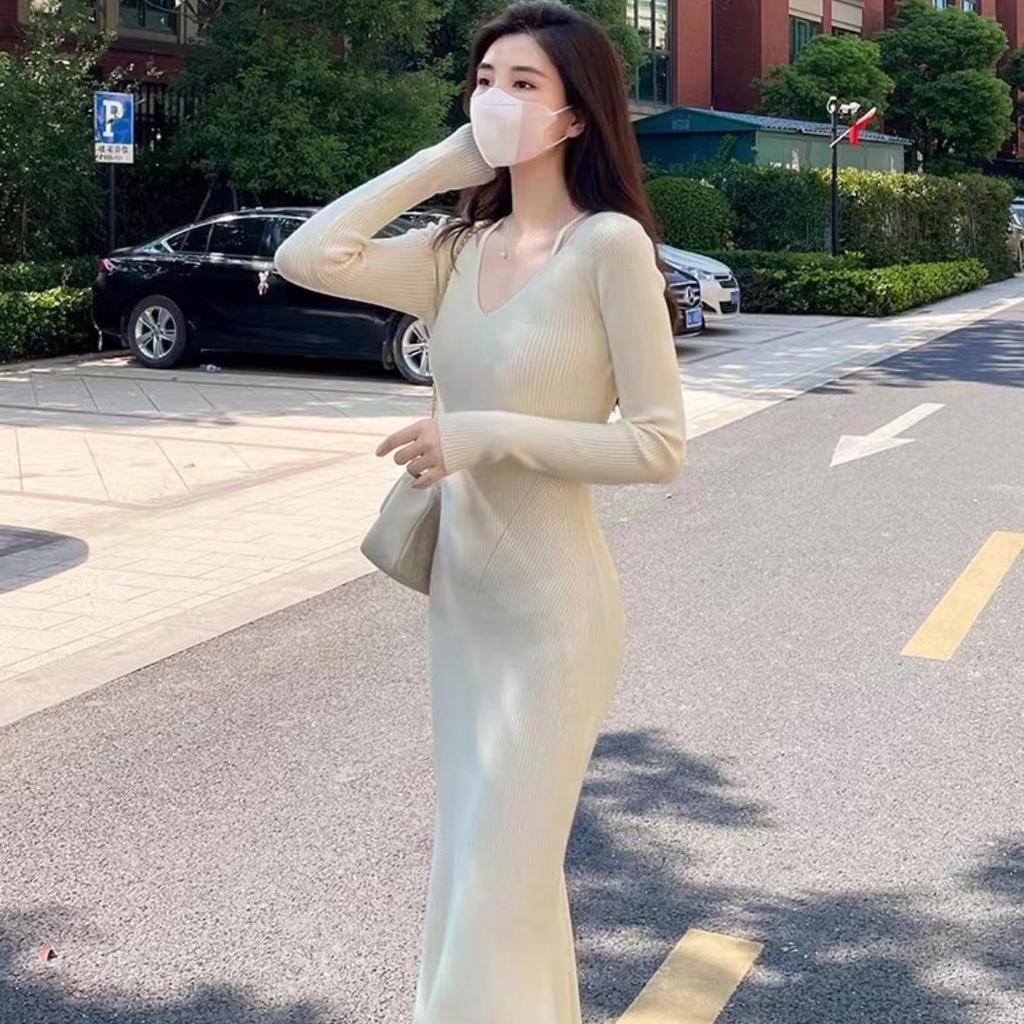 Temperament V-neck Knitted Dress Autumn/Winter Women's Wear Gentle Style Slim Fit Hip Hugging Sweater Dress